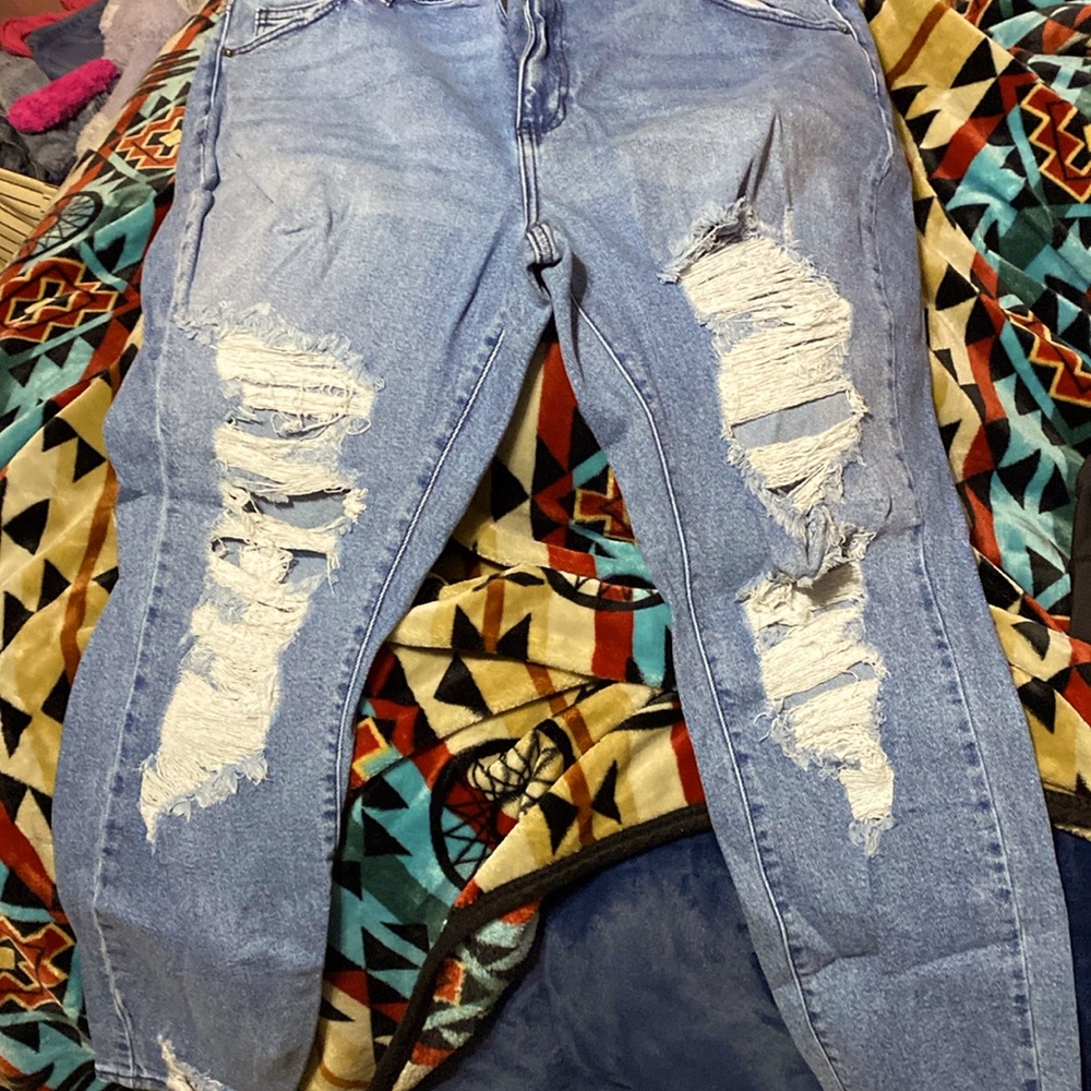 CELLO SIZE 20 NEVER WORN JEANS